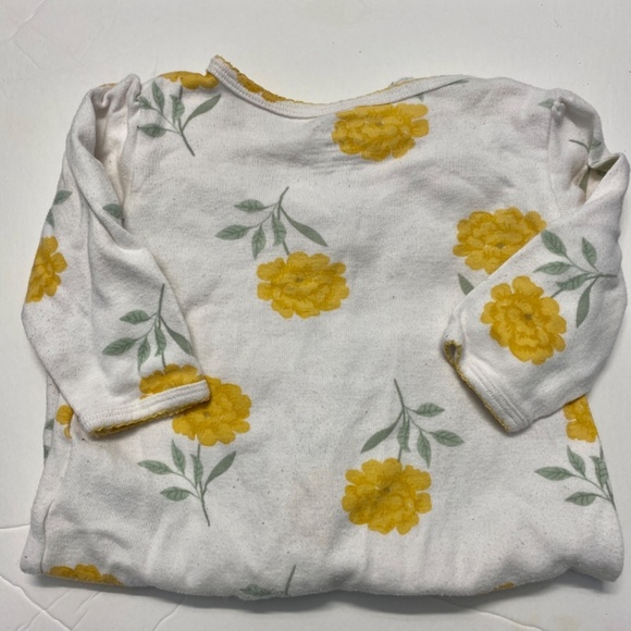 Carter’s Floral Sleeper Pajamas 6 months with hat - Picture 4 of 10